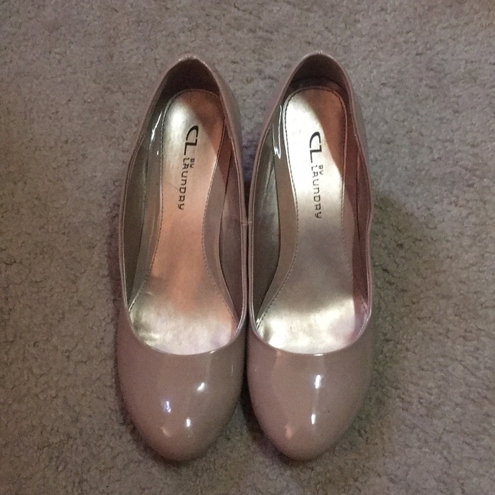 Nude wedges